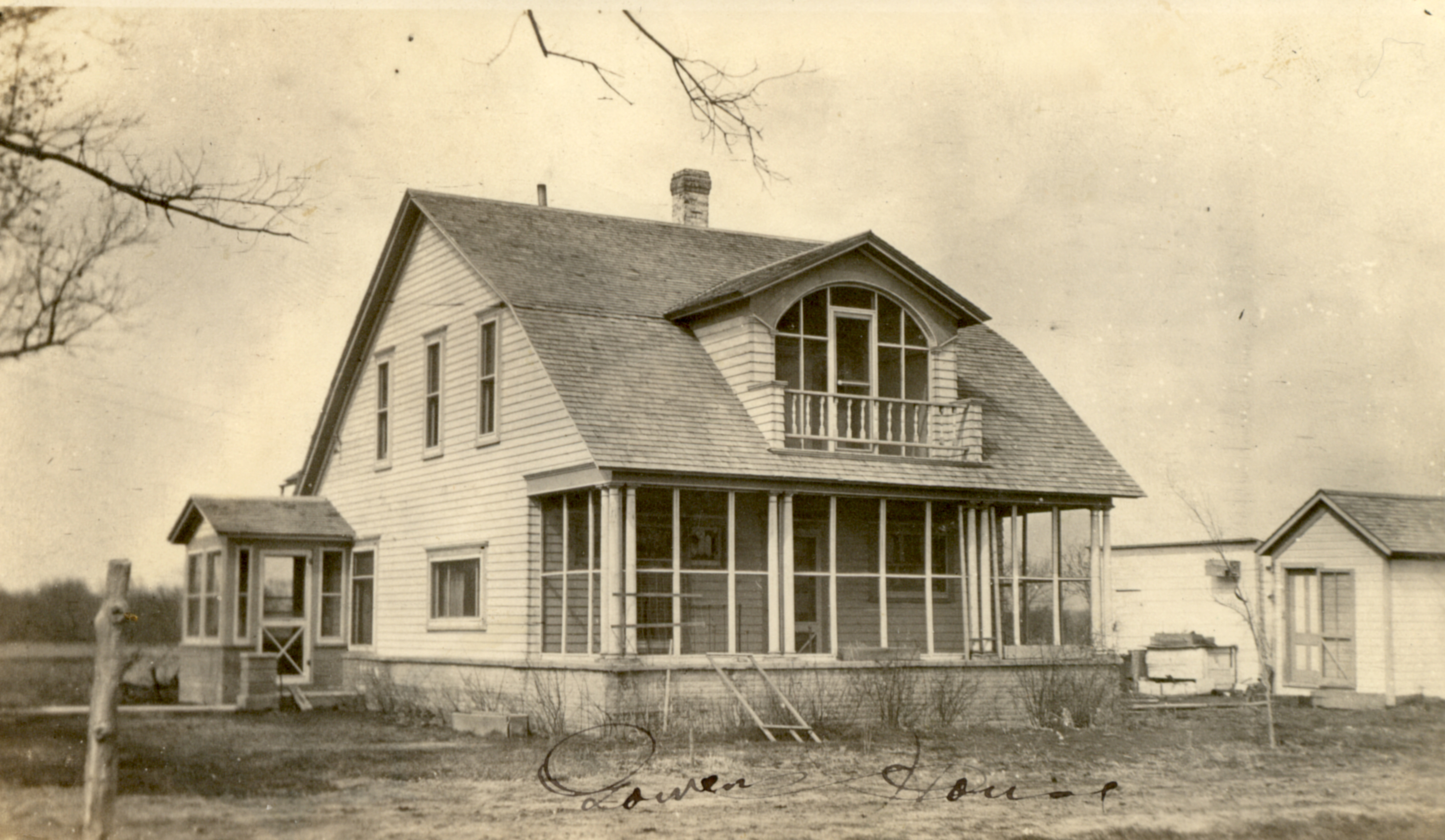 The William Gowen house in northeast North Loup. 1916.