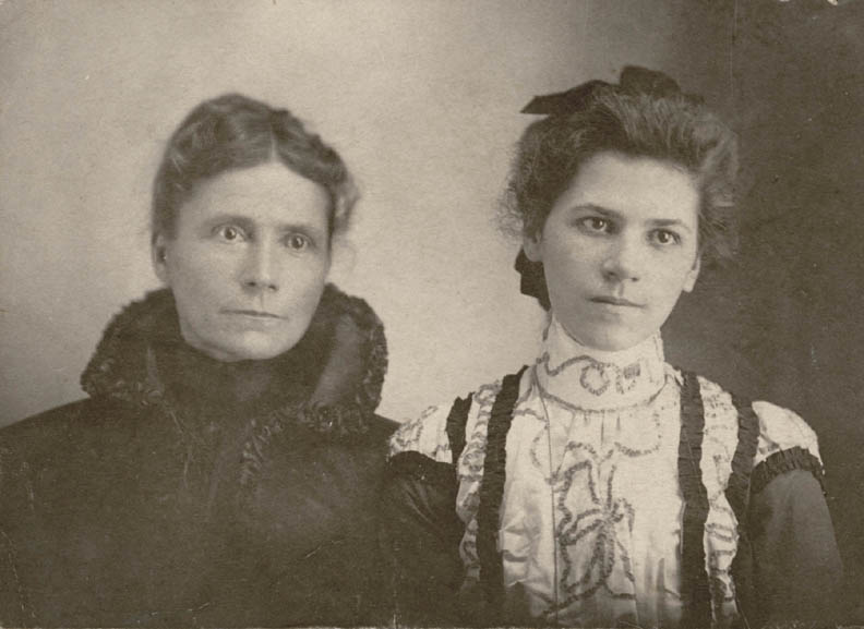 Elizabeth Myers and her daughter Orpha Davis about 1900
